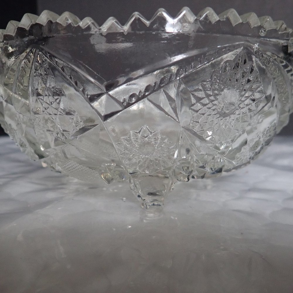 3-Toed Footed Bowl 7" Crystal Sharktooth Rim Candy